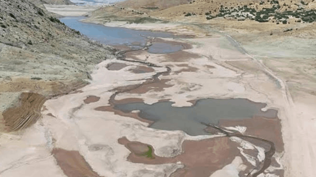 Bakanlıktan itiraf gibi yanıt: 50 yıllık su vaadi yüzde 1 dolulukta kaldı: Suç, AKP’li belediyeye atıldı