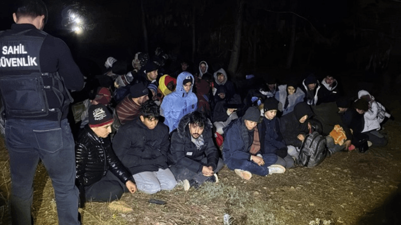 Beklenen tekne gelmeyince 58 göçmen ormanda yakalandı