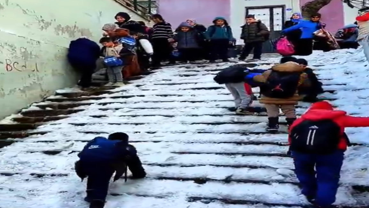 Gaziantep'te kar değil belediyelerin ihmali dondurdu