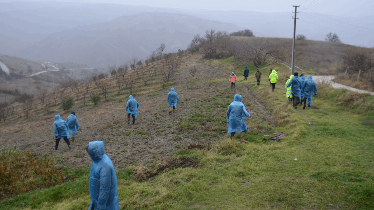 Manisa'da kayıp kadını arama çalışmaları sürüyor