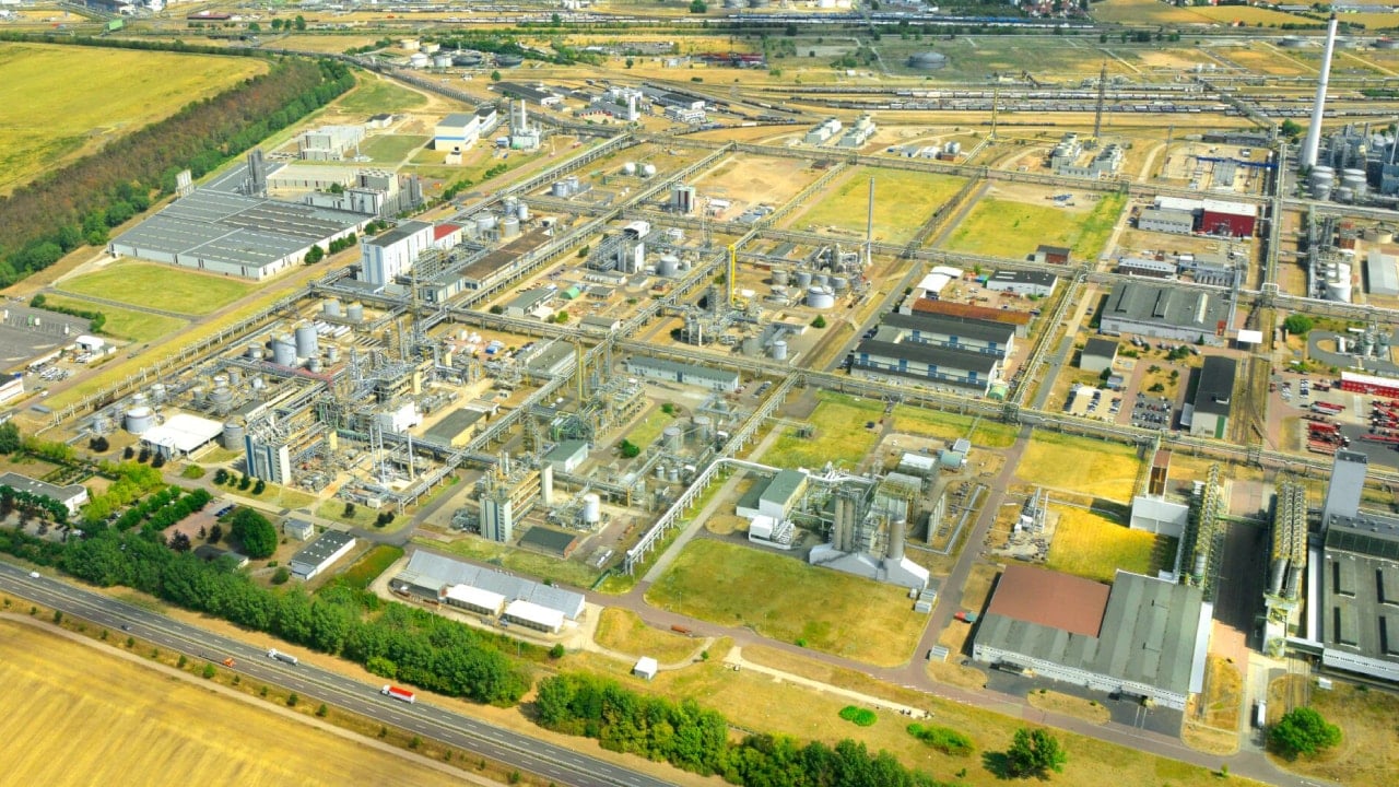 Kimya devi fabrikalarında üretimi tamamen durdurdu