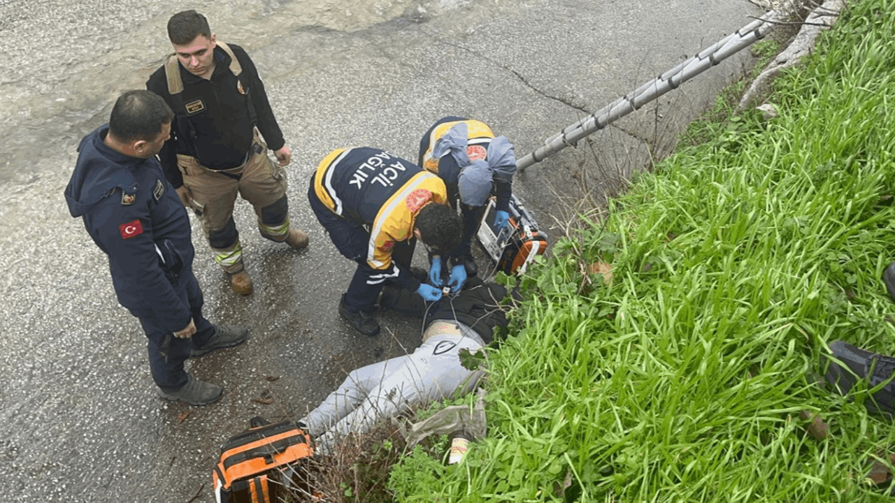 2 metre yükseklikten dere yatağına düşüp öldü
