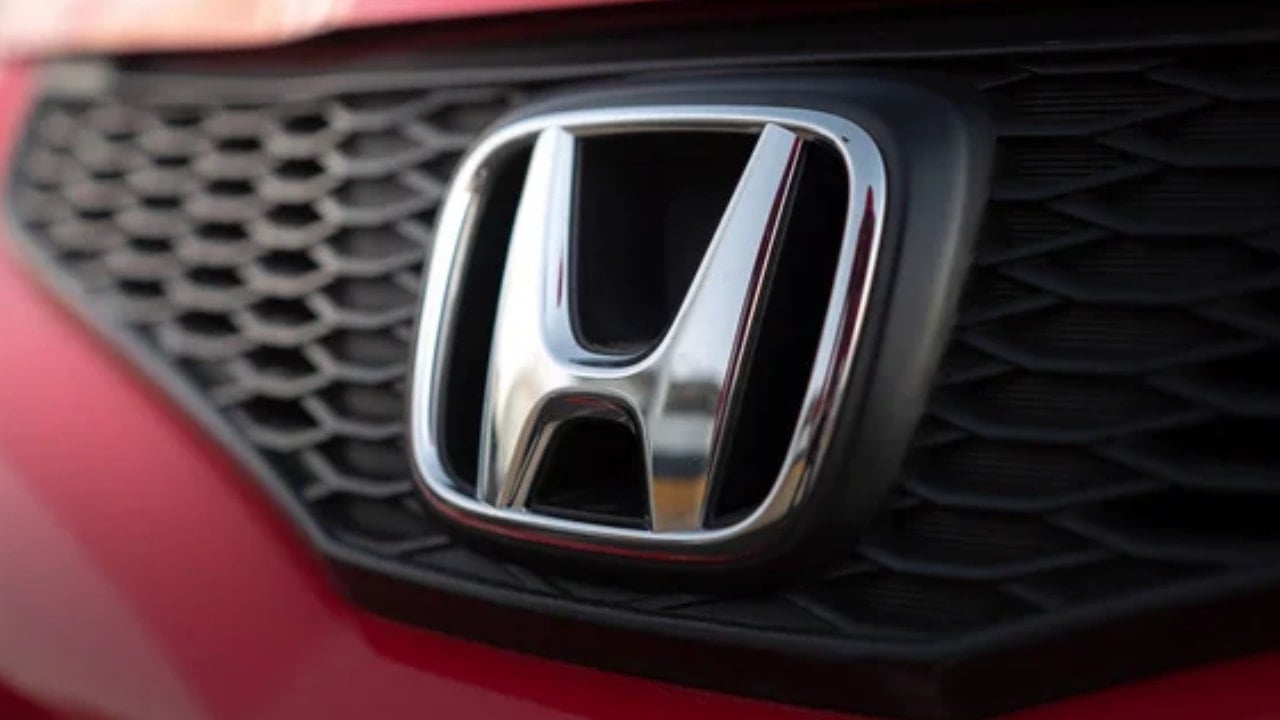 Honda 45 yıllık logosunu değiştirdi!