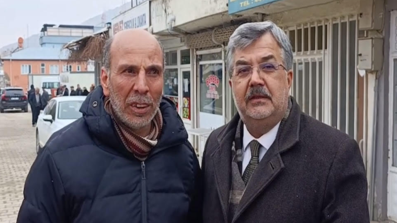 AKP’li başkan, depremzedeye MR sırası almakla övündü