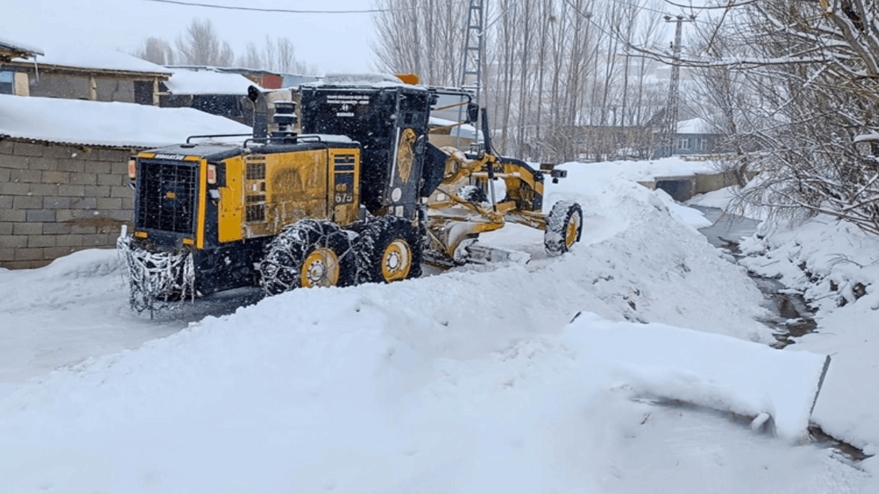Van'da 287 yerleşim yeri yolundan 89'u ulaşıma açıldı