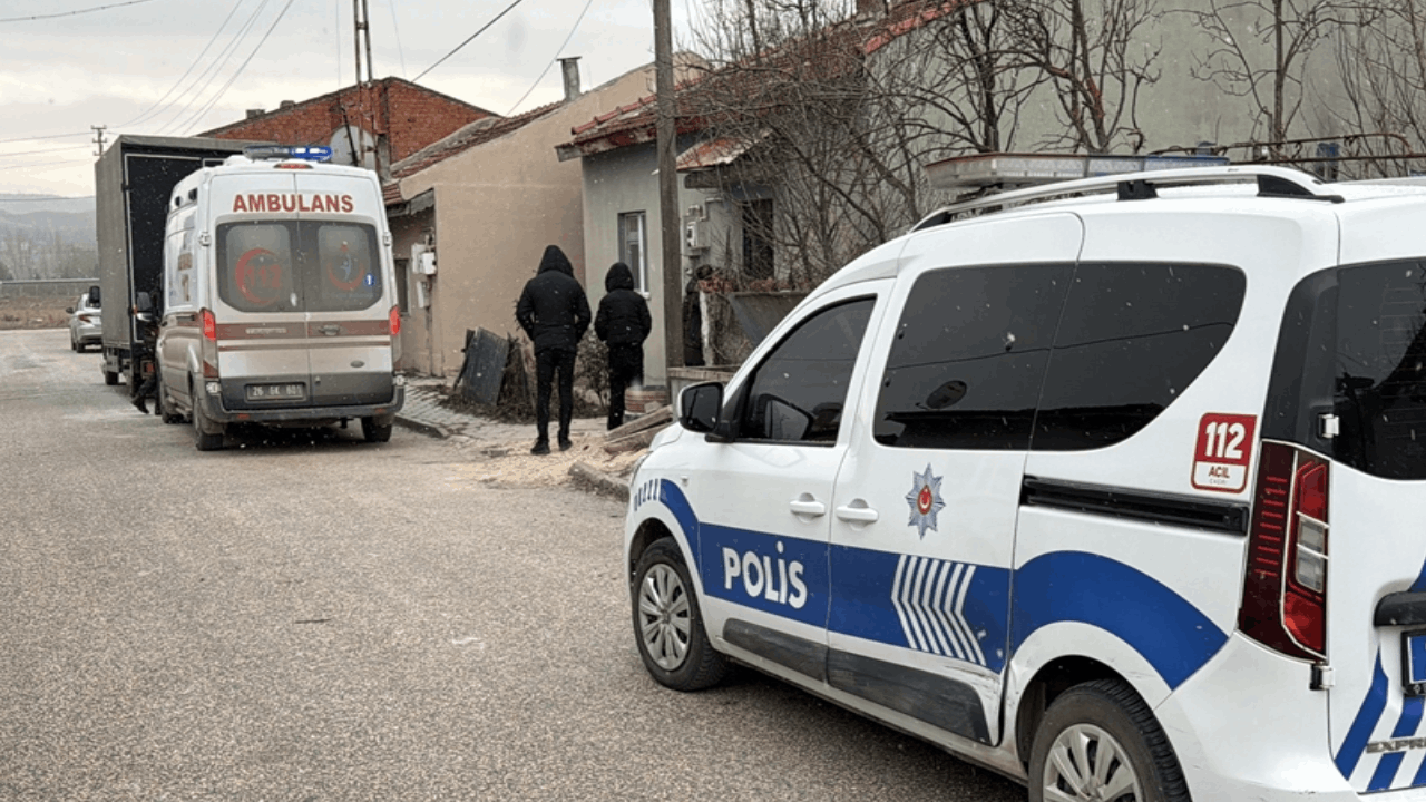 Yatağında ölü bulunan Eren’in ölüm nedeni araştırılıyor