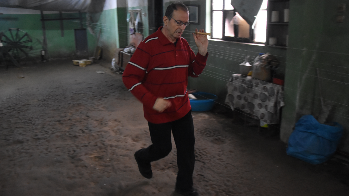 54 yıldır her gün ipeğin peşinde 20 kilometre koşuyor