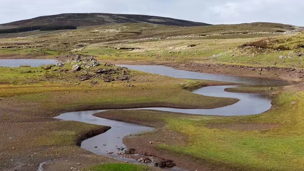 Yerin altı binlerce ton suyu yutuyor