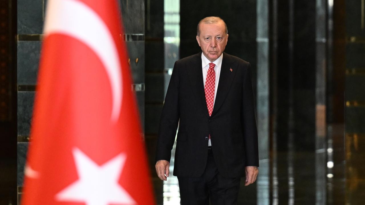 Erdoğan’ın eski metin yazarından çarpıcı iddia: ‘Erdoğan’a karşı içeriden tuzak…’