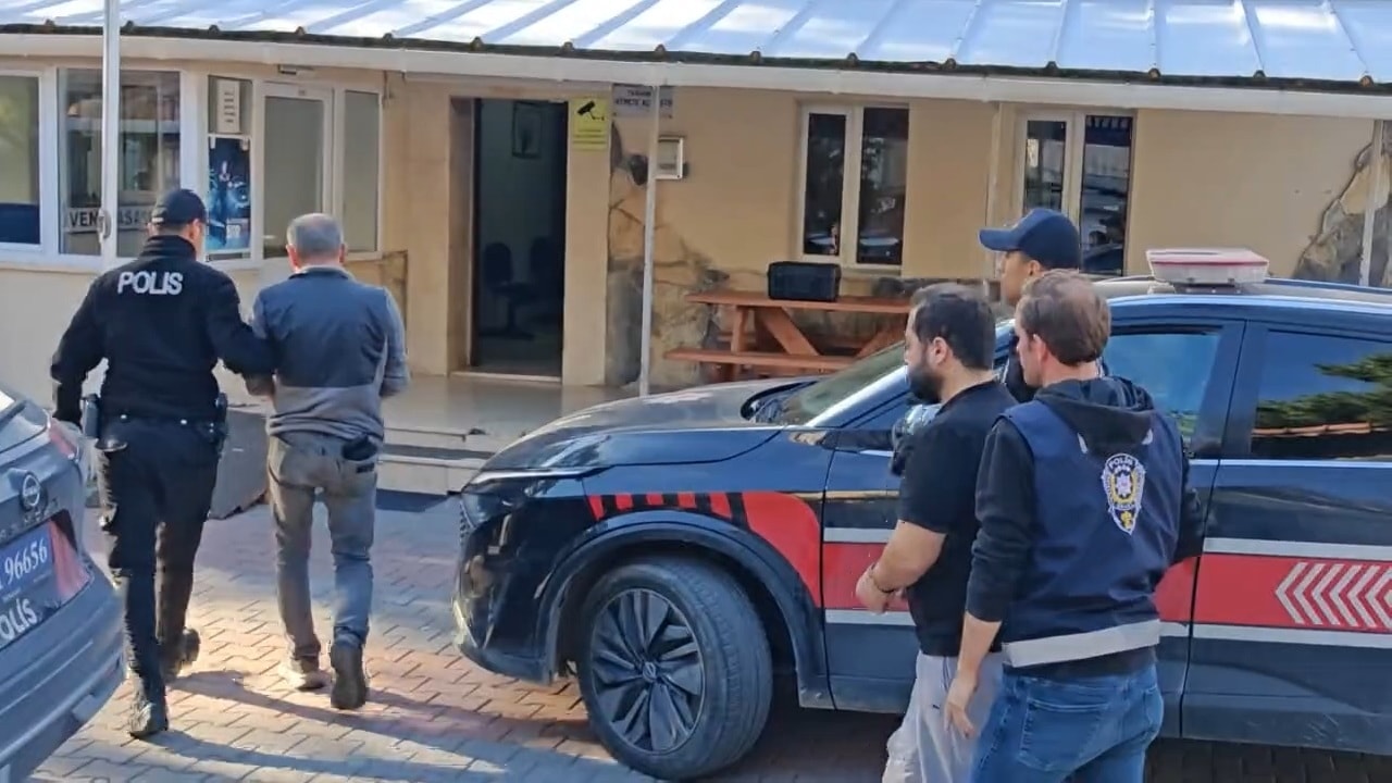 Çekmeköy’de 2 işçiyi uzun namlulu silahla tehdit eden 2 şüpheli yakalandı