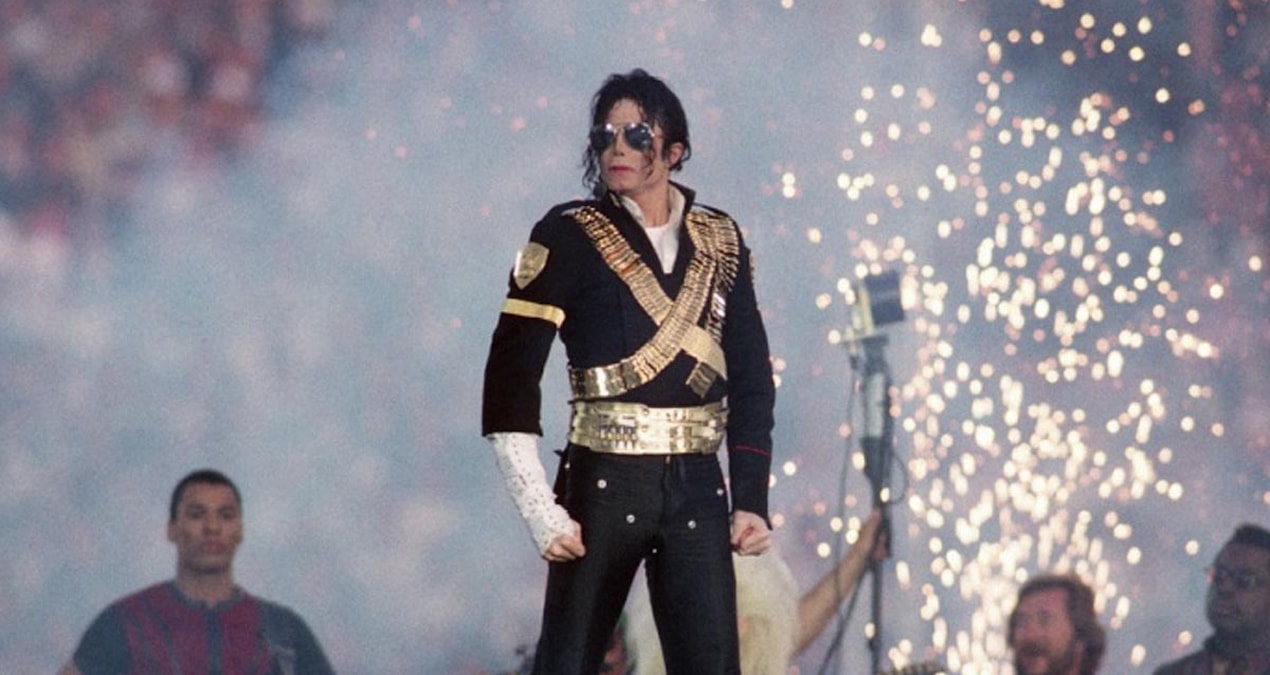 17 yıl önce ölen Michael Jackson yaşayan yıldızlara fark attı