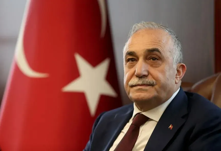 SON DAKİKA... Ahmet Eşref Fakıbaba hem İYİ Parti'den hem de milletvekilliğinden istifa etti