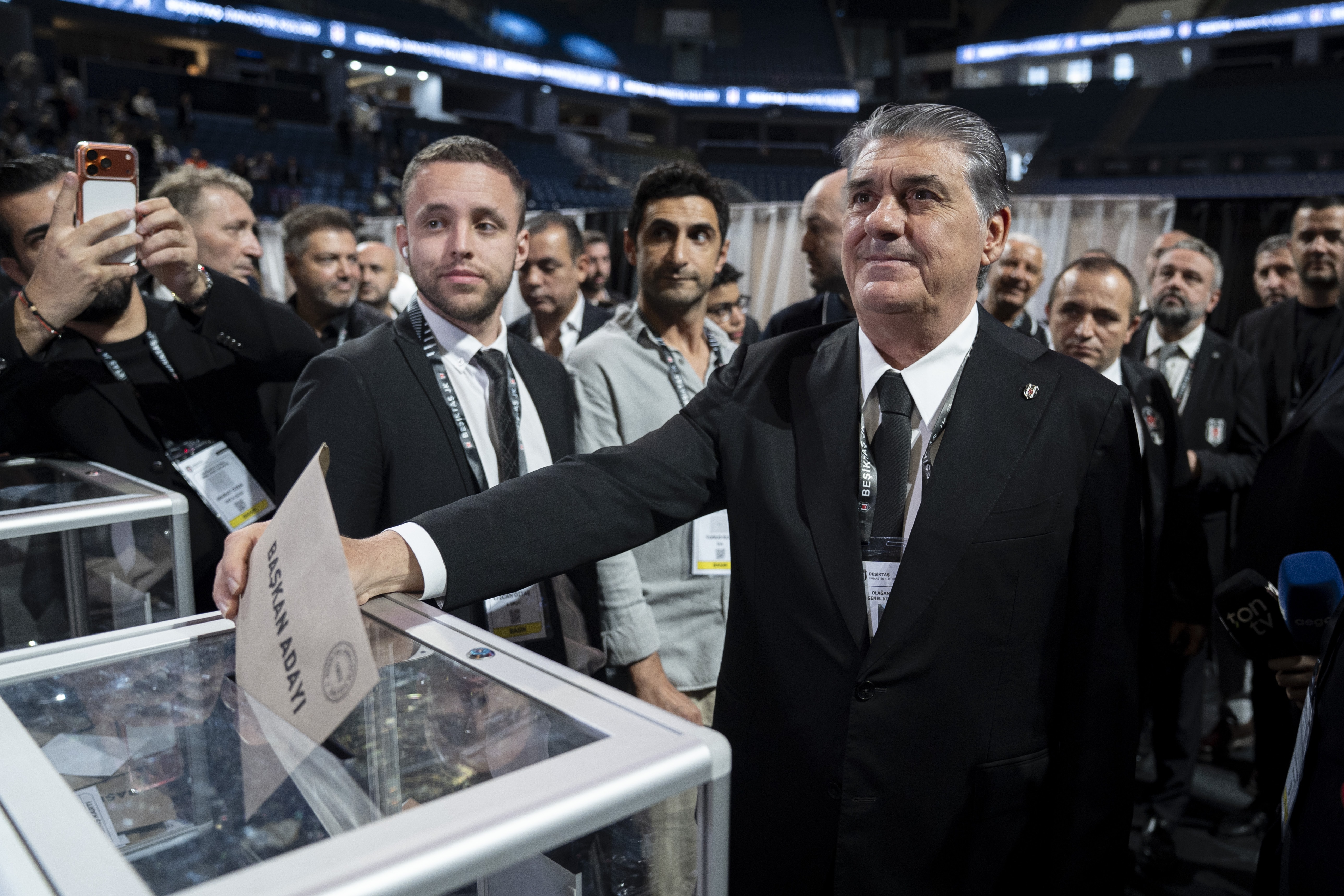 Beşiktaş’ta seçim heyecanı: Oy verme işlemi bitti