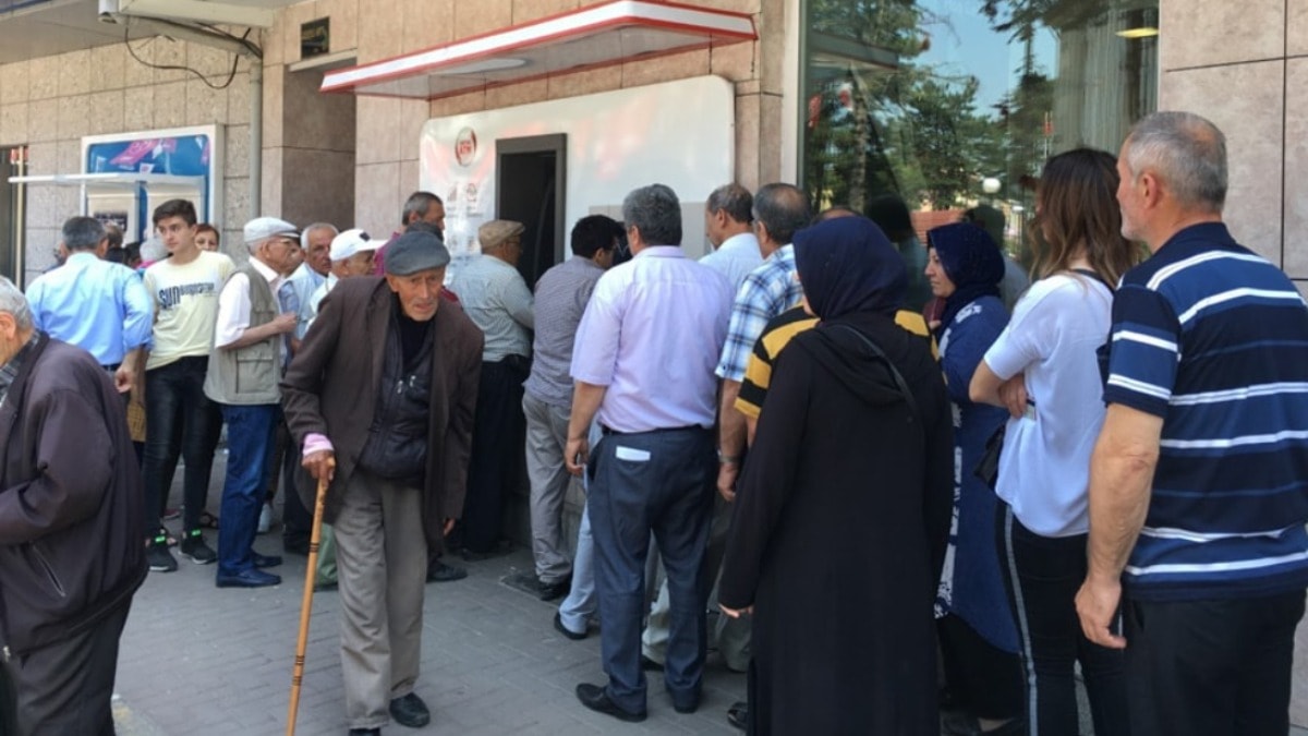 Emeklileri bölüp yardıma mahkum edecekler