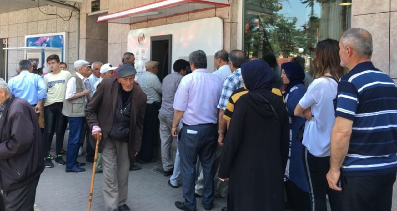 Emeklileri bölüp yardıma mahkum edecekler