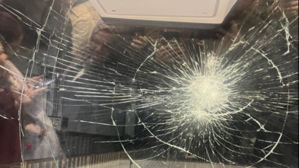 Son dakika... İstanbul'da metroda kablolar patladı, seferler durduruldu
