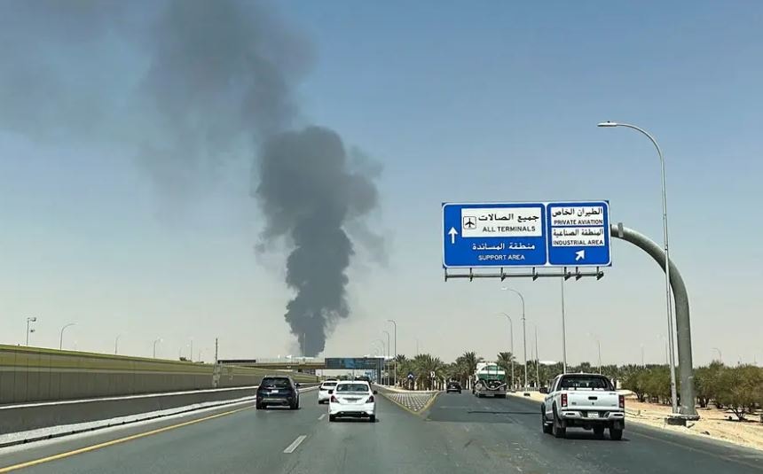 Suudi Arabistan'da 3 havalimanı birden vuruldu: Siviller hayatını kaybetti