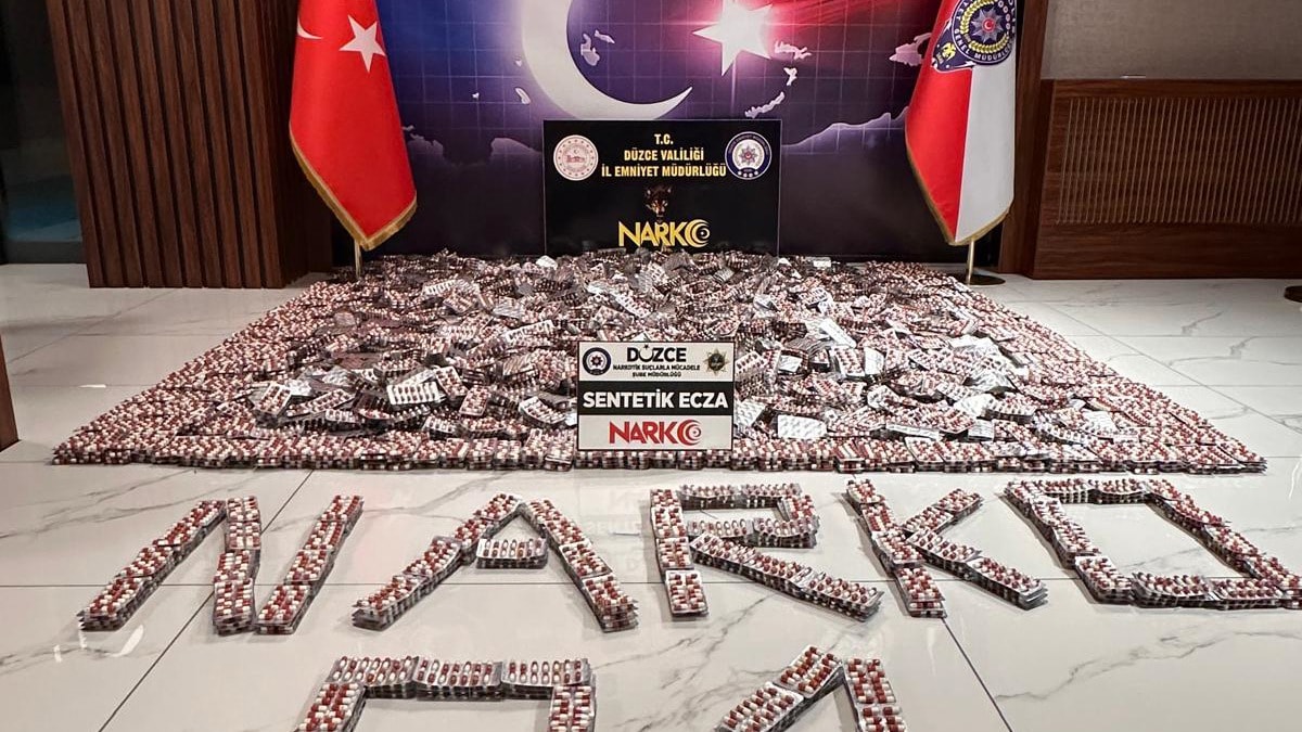 2 yolcu otobüsünde ele geçirildi: Değeri 22 milyon TL