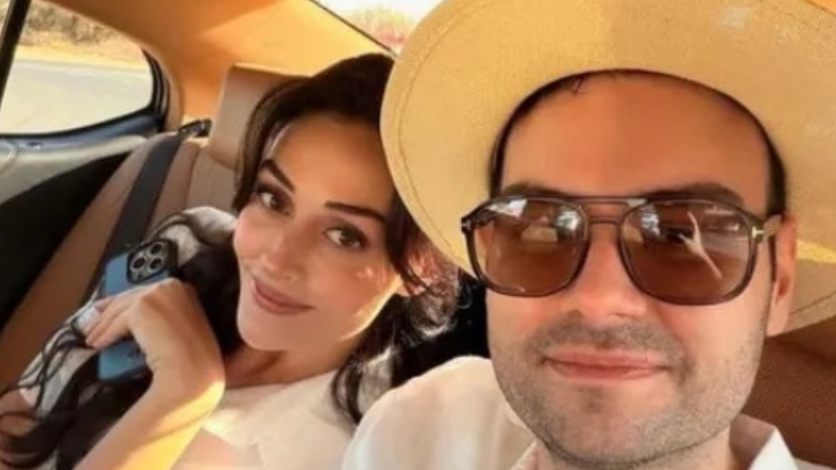 Faruk Sabancı'dan Esra Bilgiç'e aşk dolu kutlama