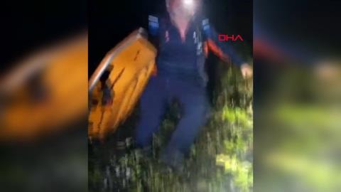 Artvin’de feci kaza: Kontrolden çıkan otomobil uçuruma yuvarlandı!