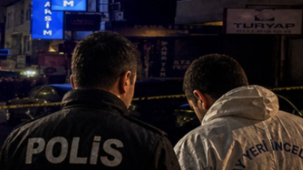 İstanbul'da eğlence mekanında silahlı çatışma: 1'i polis 2 kişi hayatını kaybetti
