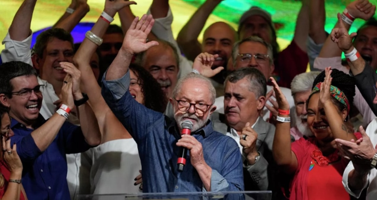 Brezilya’da seçimi Lula da Silva kazandı