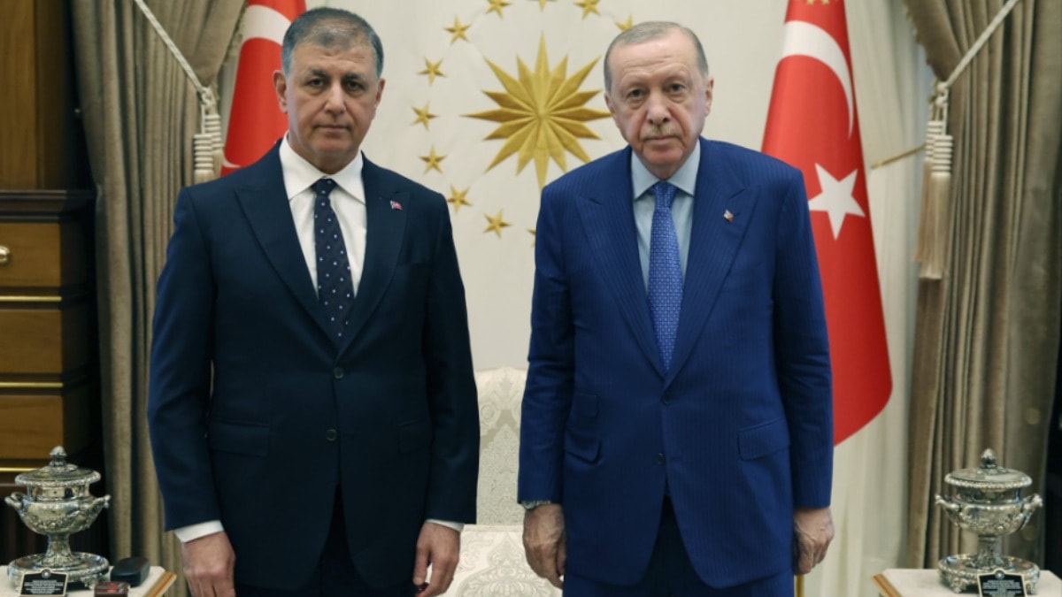AKP'ye geçen Cemil Tugay'ın ilk hamlesi bu oldu