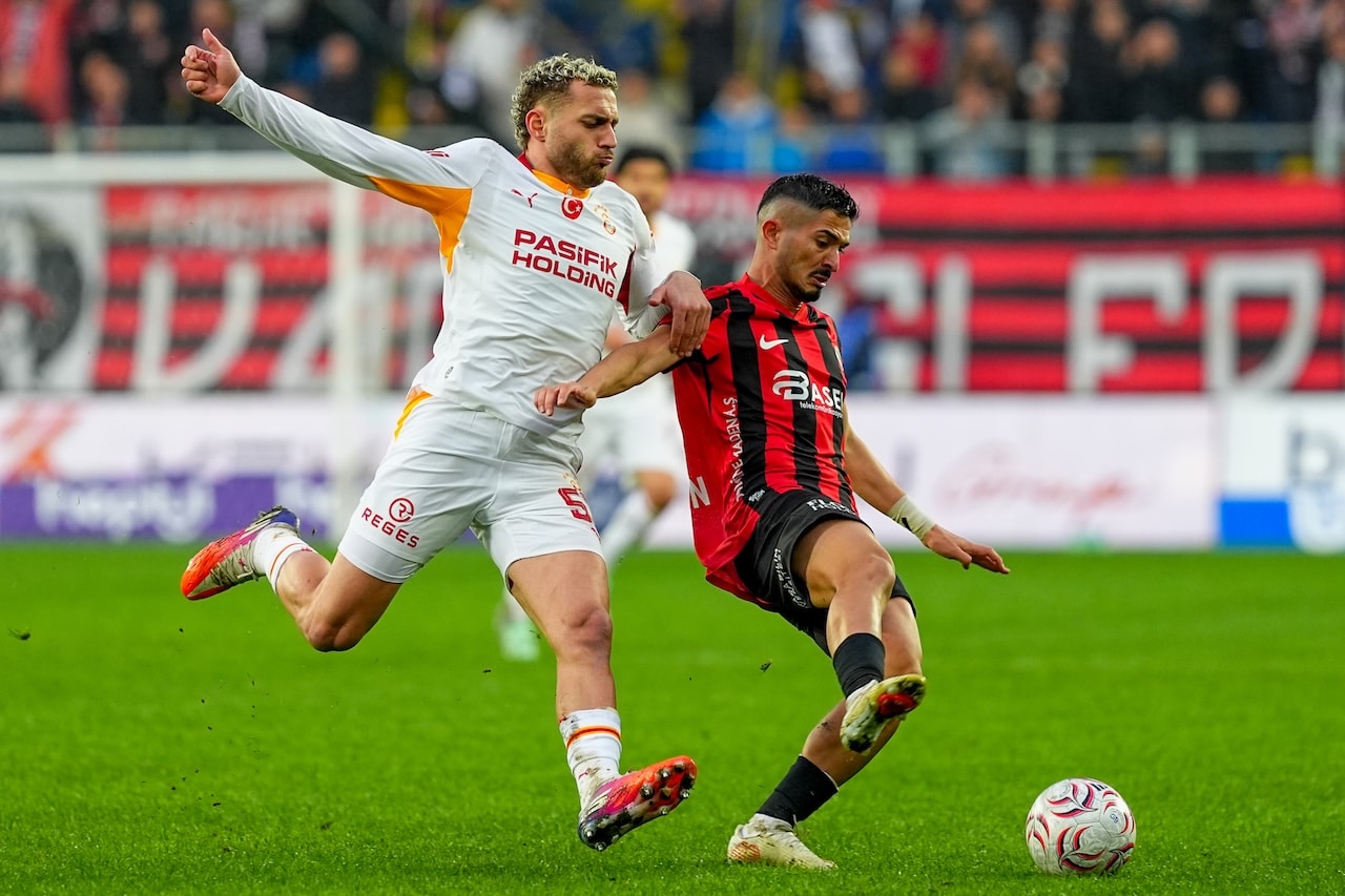Galatasaray öldü öldü dirildi! 