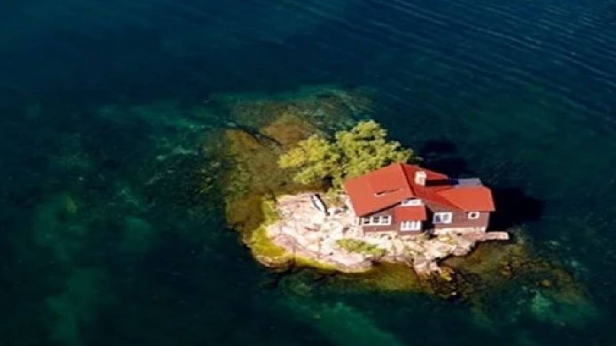 İki adımlık adaya ev yaptılar: Yıllardır rekoru elinde tutuyor
