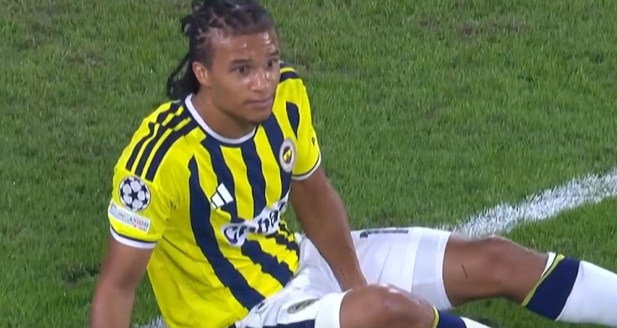 Fenerbahçe'de Nathan Ake 21. dakikada sakatlandı
