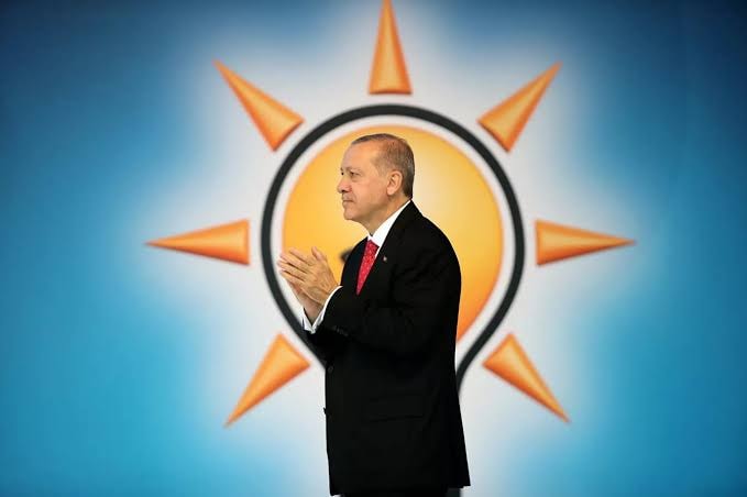 AKP mahallesinde itirazlar artıyor: Eski milletvekili isyan etti