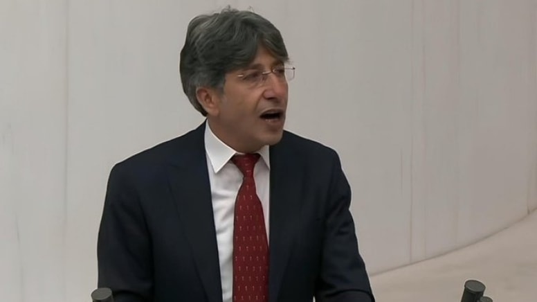 TBMM görüşmelerinde sadece 4 AKP'linin olması DEM vekilini çileden çıkardı