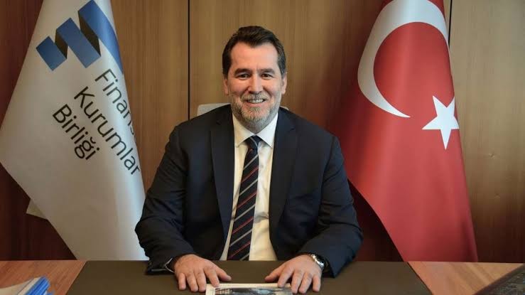 Krizin kilit ismi otomobilinde intihar etti: Fon krizi can aldı