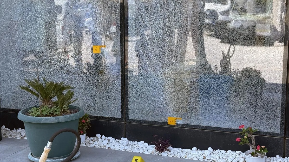 Antalya'da galeriye silahlı saldırı: 13 sanığa dava