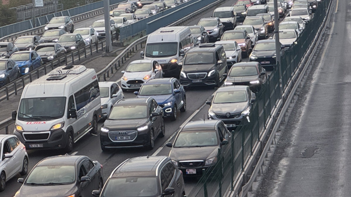 İstanbullulara 12 günlük uyarı! Bu yol 7 saat trafiğe kapatılacak