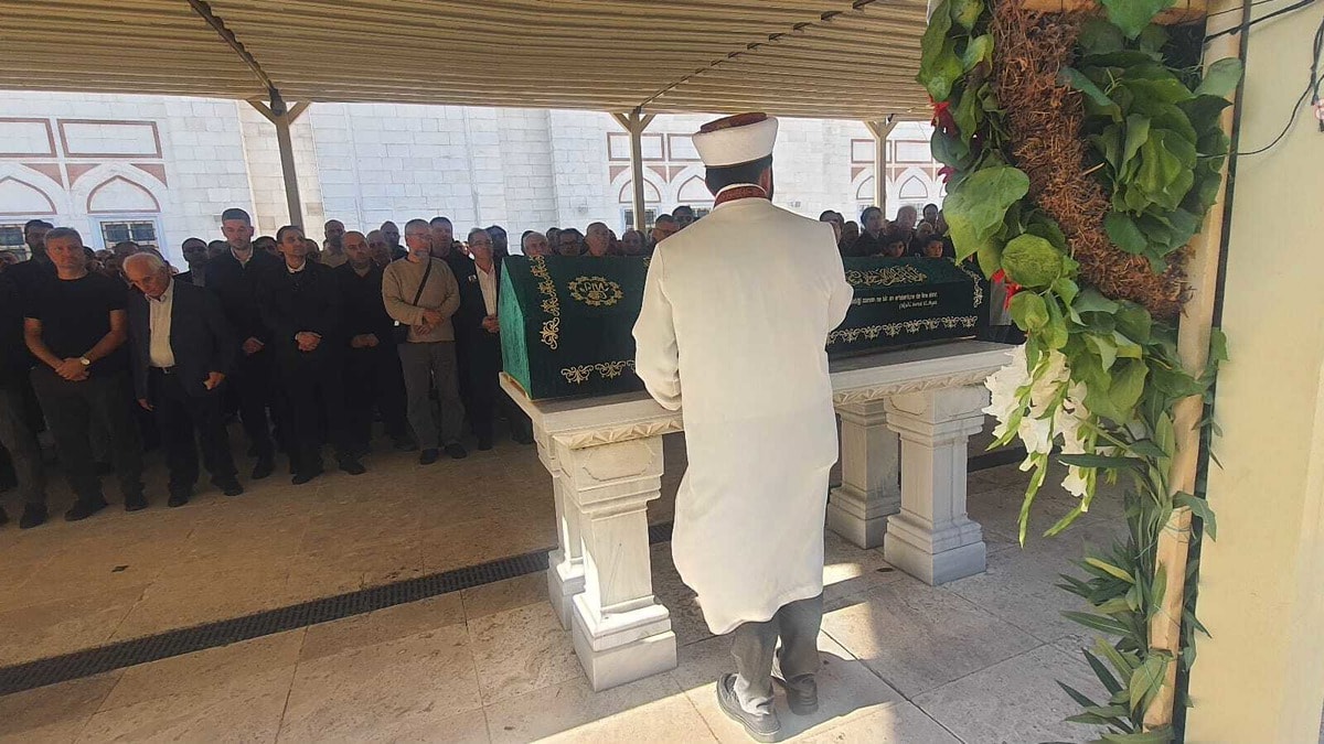 Aracında ölü bulunan Ali Emre Ballı toprağa verildi