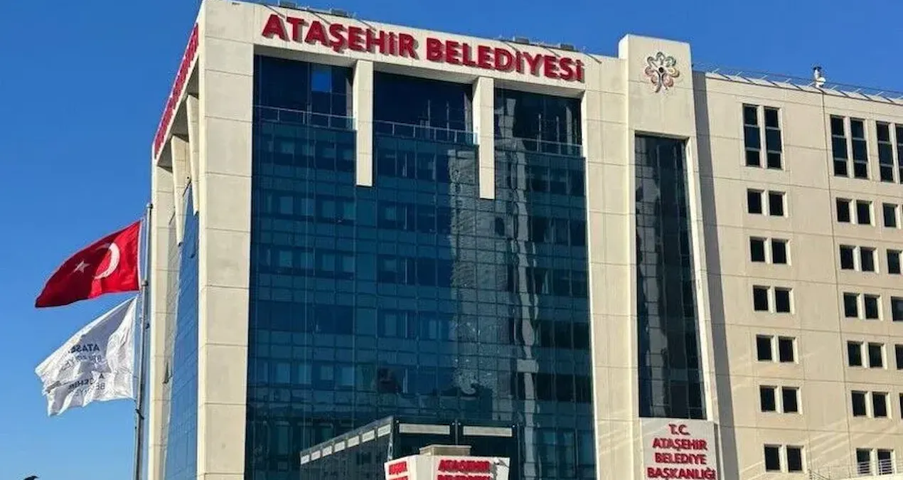 Ataşehir'de Seçim Öncesi Şok İstifa: CHP'li Meclis Üyesi Görevinden Ayrıldı