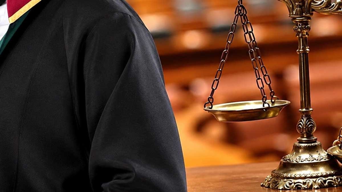 Kelepçelenerek akıl hastanesine kapatılan ünlü avukat şimdi de 150 bin dolar topluyor