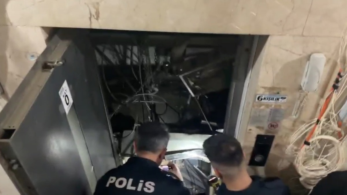 Bakım yapılan asansör düştü: 2 işçi yaralandı