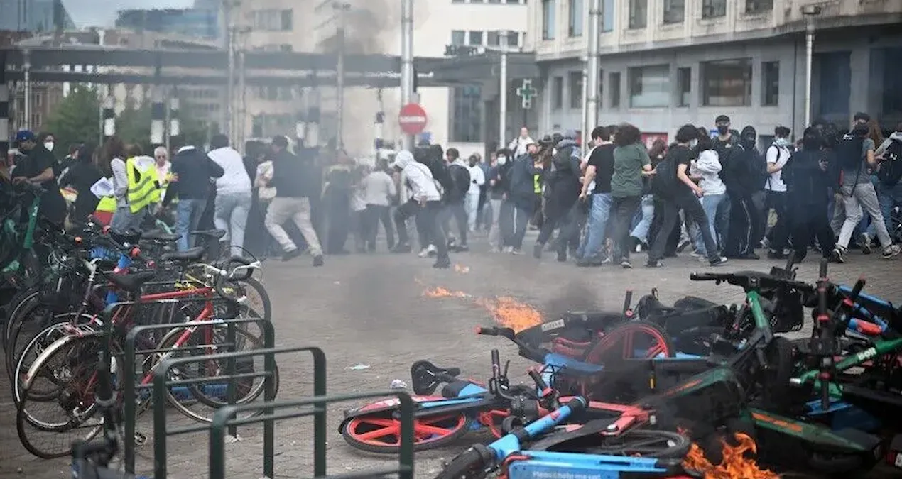 Belçika'nın Liege kentinde 3'ten fazla kişinin bir araya gelmesi yasaklandı