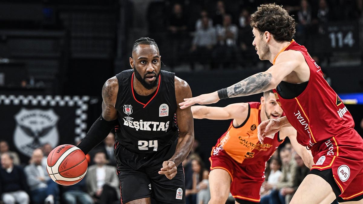 Kıran kırana geçen derbi Beşiktaş’ın: Potada Galatasaray’ı devirdi