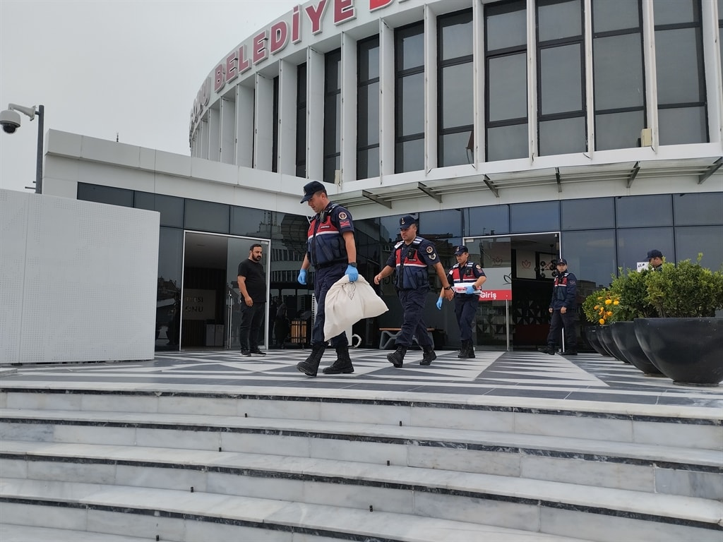 Bolu Belediyesi’ne operasyon: Başkan Yardımcısı dahil 4 gözaltı