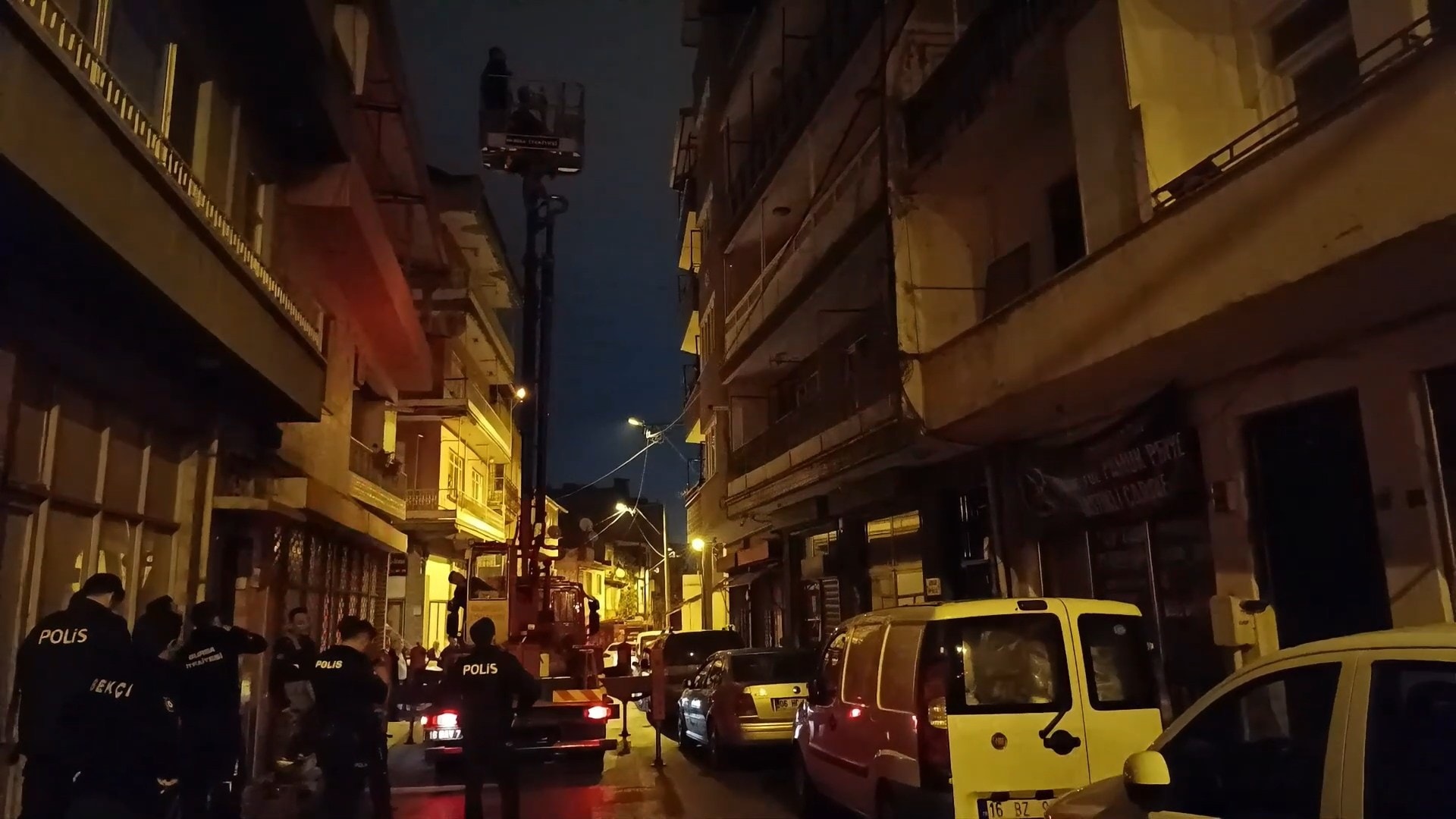 Bursa’da dehşet anları: Annesini bıçakla rehin aldı, özel harekat kurtardı