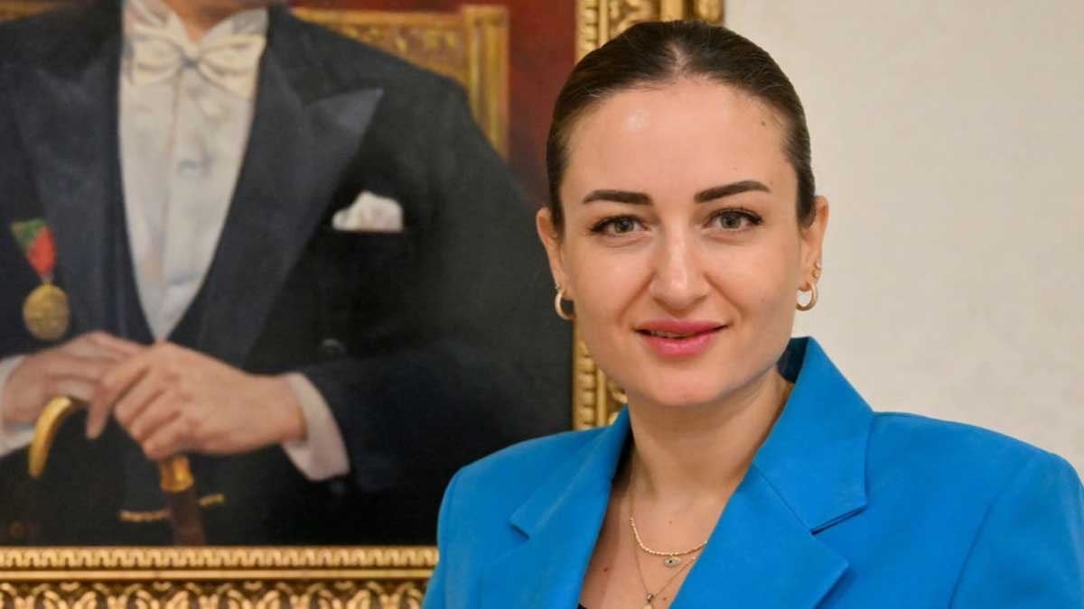 Büşra Özdemir kimdir, aslen nereli, Antalya Büyükşehir Belediye Başkan Vekili kaç yaşında ve de evli mi?