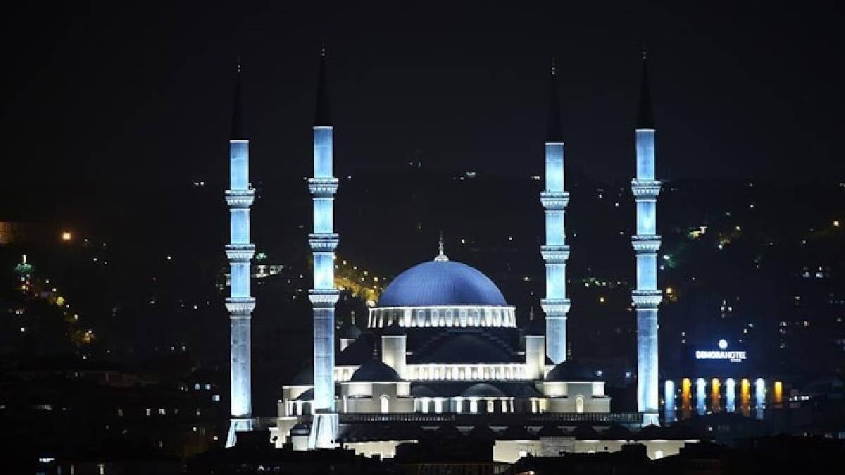 Türkiye'nin en dindar illeri belli oldu: İlk sıradaki şehir Konya değil