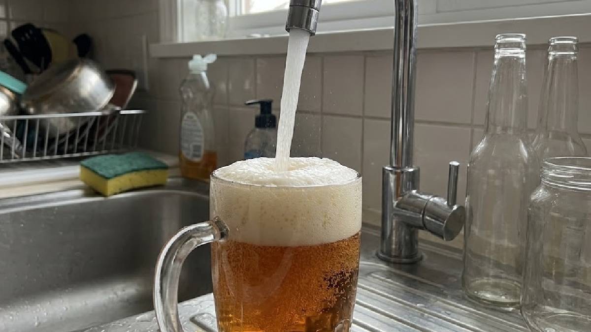 Çeşmelerden lıkır lıkır bira aktı