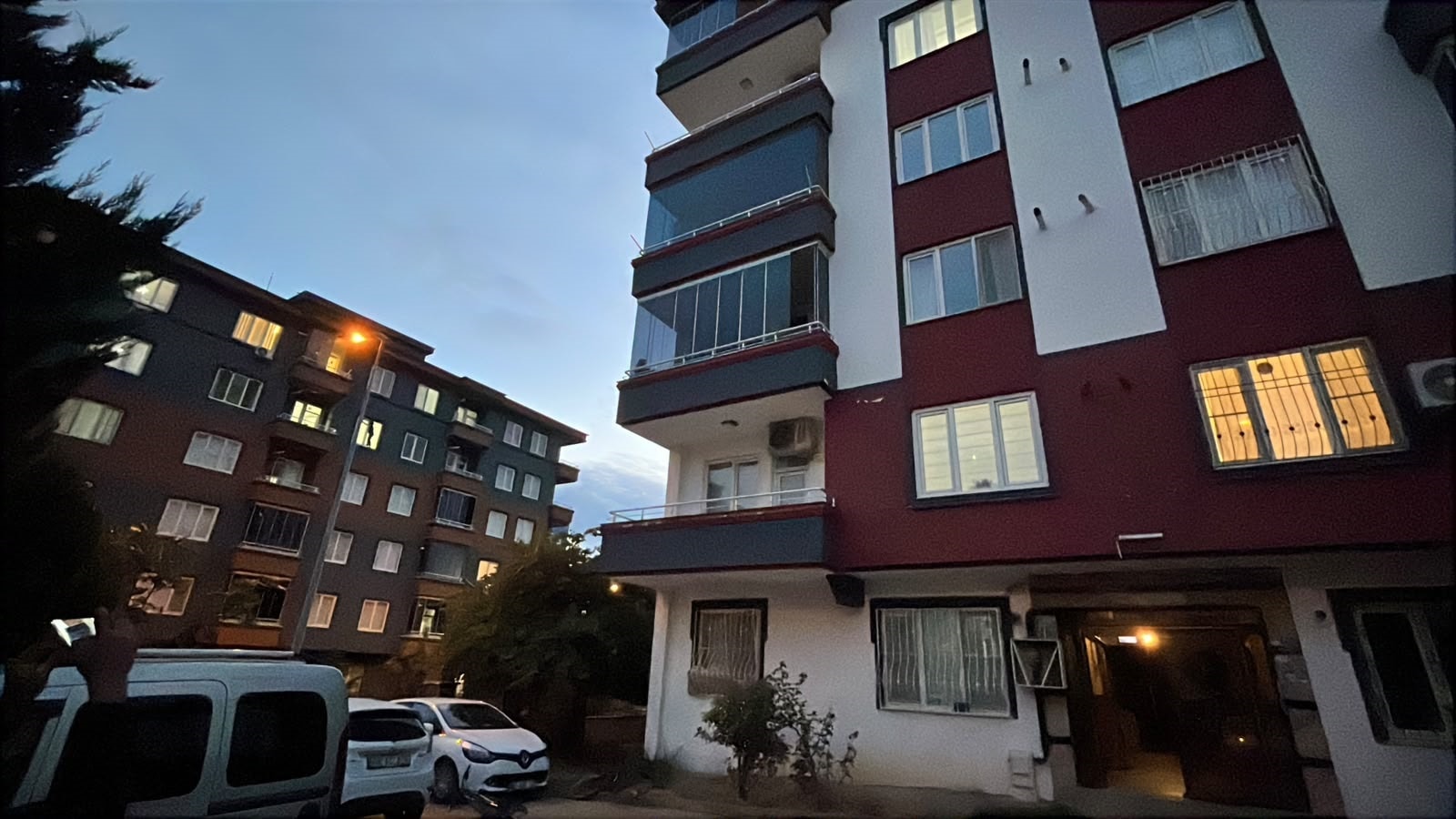Gaziantep'te aile faciası: 2'nci kattan düşen anne hayatını kaybetti, baba ve oğul yaralı