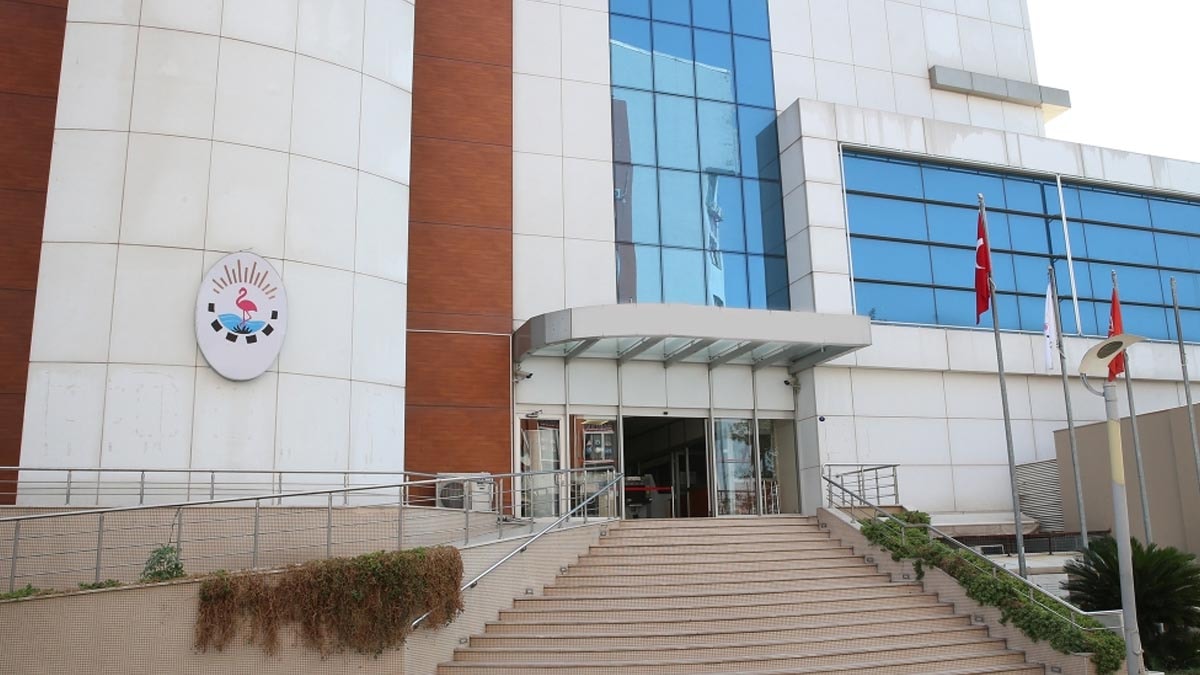 AKP'ye geçen belediyenin çalışanları iş bırakma kararı aldı