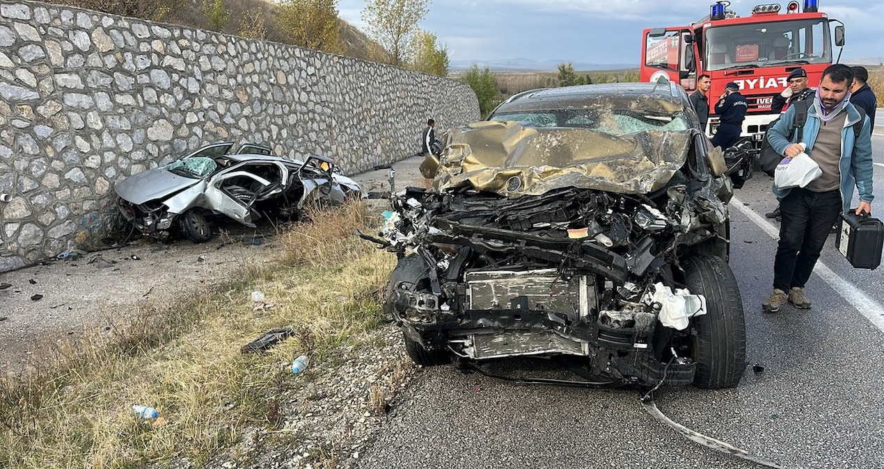 Çorum'da can pazarı! Feci kazada 4 kişi öldü, 2 kişi yaralandı