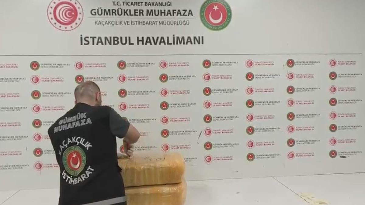 İstanbul Havalimanı'nda 25 kilogram esrar ele geçirildi